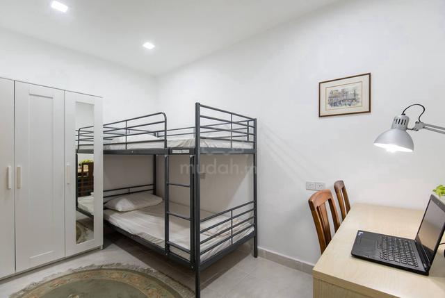 [1+1 deposit] SS15 Subang Jaya, FURNISHED ss 15 For Muslimah aIRCOND 1
