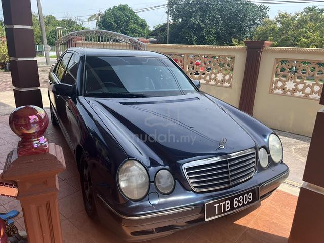 1995 Mercedes Benz 230.6 2.3 (M) - 4