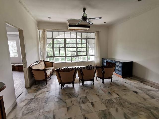 Middle room for ladies, near Seputeh, midvalley, Jalan istana 1
