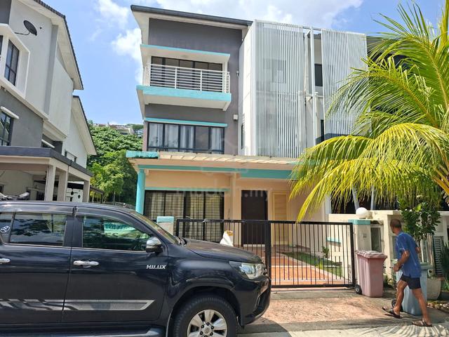 2 1/2 store house for sale Jln PJU 10/17A Sutera Damansara 1