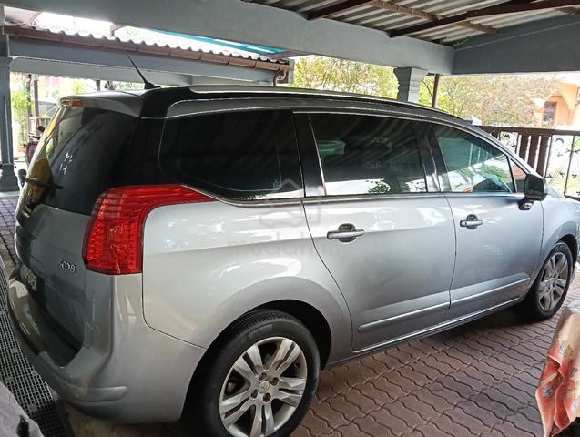 2014 Peugeot 5008 1.6 THP FACELIFT (A) - 2