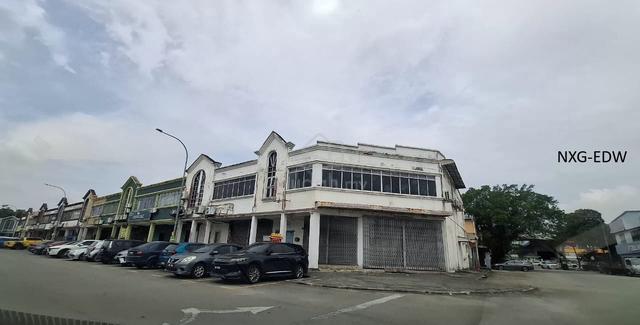 Freehold Corner Shop lot@ Taman Perindustrian Bukit Kemuning Shah Alam 1