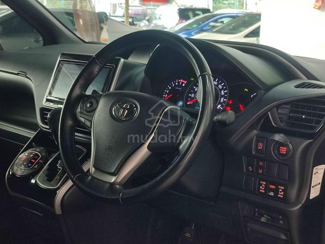 2019 / 2024 Toyota VOXY 2.0 X (A) - 3