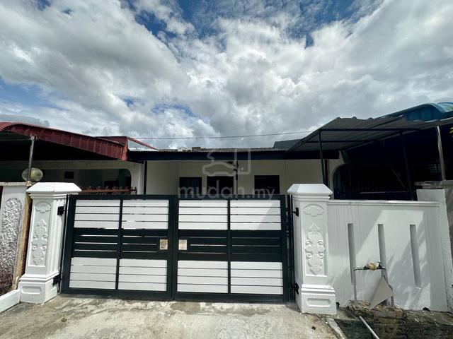 Ulu Tiram Taman Mutiara Single Storey House 3+1Beds Kitchen Extended 1