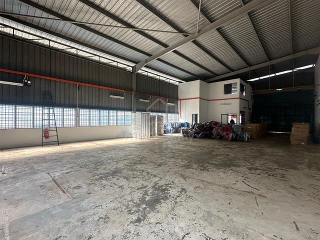 1.5 Storey Warehouse For Rent - Bakar Arang area 1