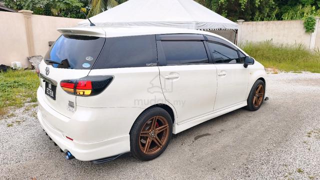 2009 Toyota Wish 1.8 S Paddle shift full spec - 2