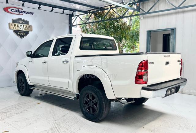 2012 Toyota HILUX 2.5 (A) LEATHER SEAT FULL LOAN - 2