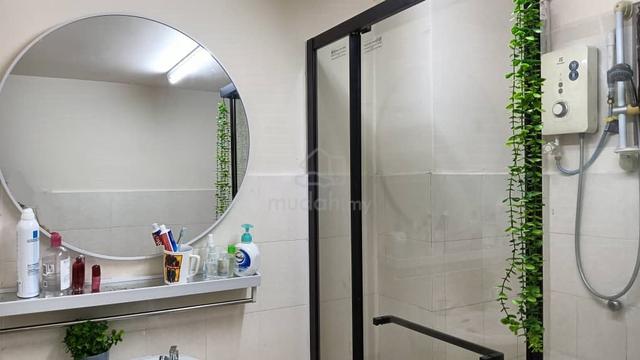 Furnished aircond Room at Palm Spring Damansara near Surian MRT, Ikea 1