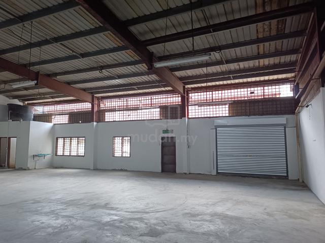 Balakong Cheras 1.5 Storey Corner Link Factory For Rent 1