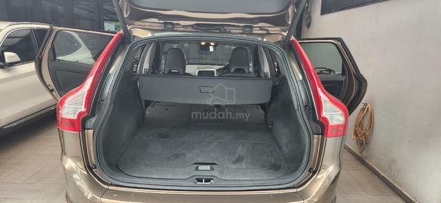 2016 Volvo XC60 2.0 T6 FACELIFT (A) - 4