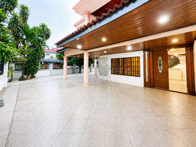 2 Storey Corner House 42x75 Ready Move In For Rent. SD7 Sri Damansara 1