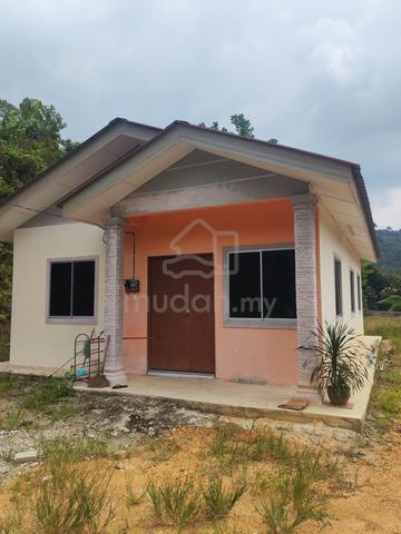 Rumah @ Kg. Kemahang untuk disewa 1