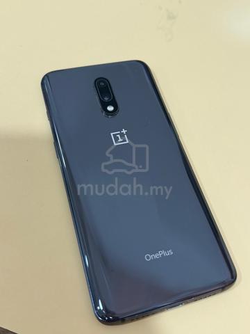 One Plus 7 phone for sale - photo 2 of 4