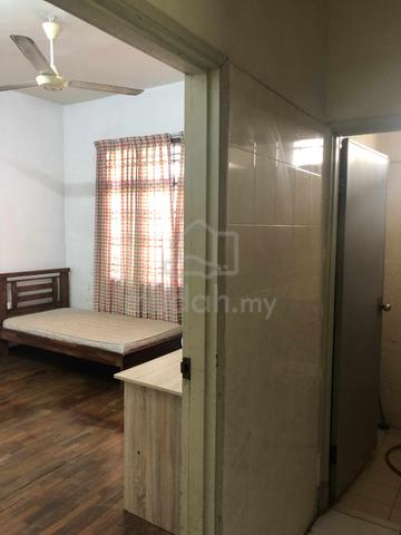 Room for Rent in Taman Nusa Perintis Gelang Patah 1