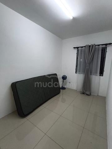 Bilik untuk disewa berdekatan Hospital Tanjong Karang 1