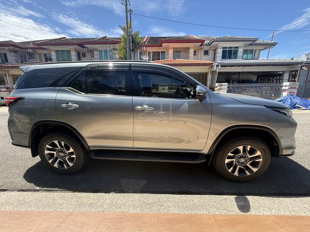 2022 Toyota FORTUNER 2.8 VRZ (Direct Owner) - 5
