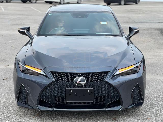 Red Seat 4.5 B I 2021 Lexus IS300 Fsport M.BLACK - 4