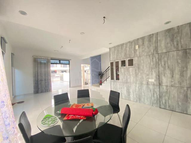【Monthly RM1800 Get End Lot】24x80 + Extra Land 8Ft At Bandar Enstek 5
