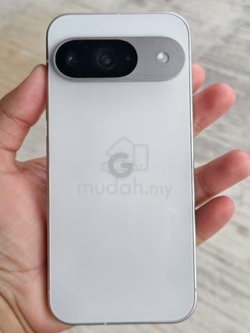Google Pixel 9  - photo 2 of 6