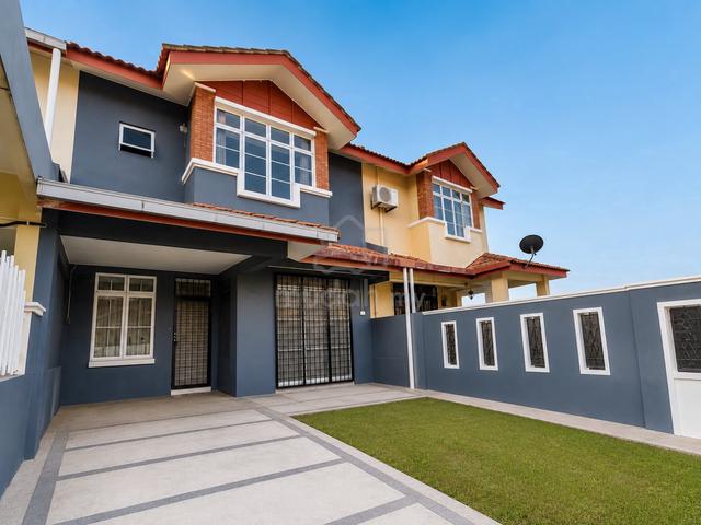 FREEHOLD 2 Tingkat Teres Laman Cendrawasih Enstek Nilai 1