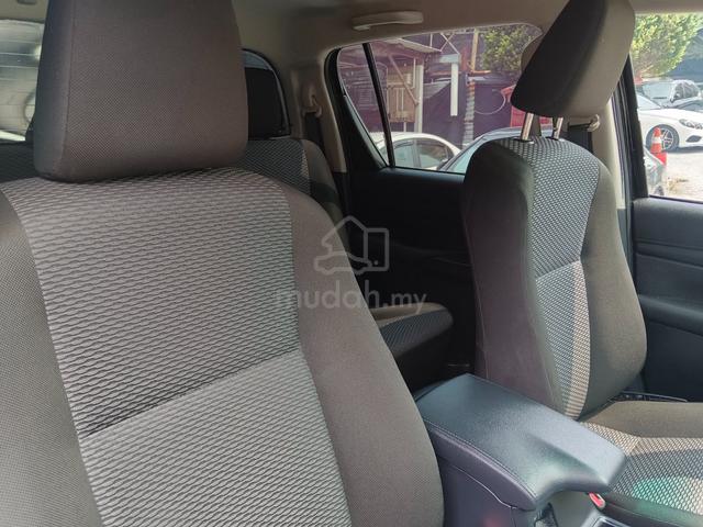 Toyota Hilux 2.4 (A) Under Warranty Rear Canopy - 5