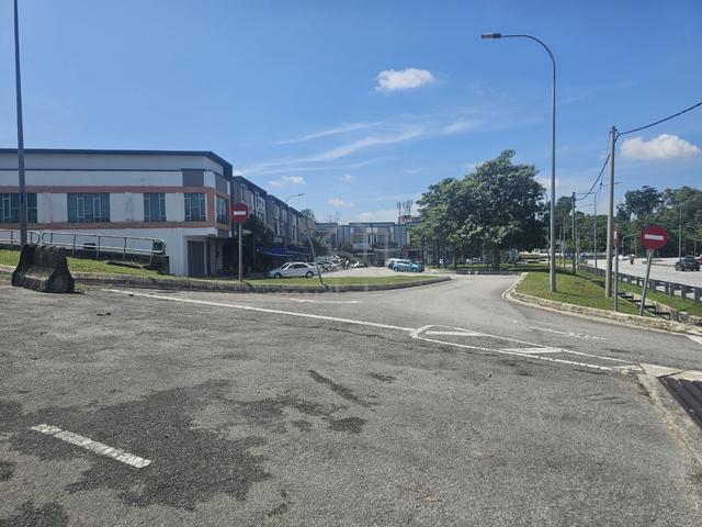 Single Storey Terrace, JALAN TOK UNGKU RAHANG BLOSSOM 1