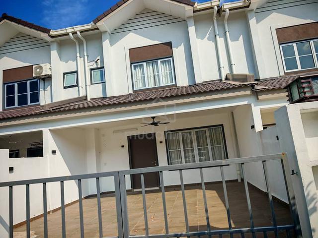 New Nice Unit M Senyumia for Rent in Salak tinggi Sepang Nilai KLIA 1