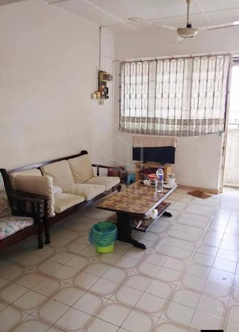 Flat Taman Ungku Tun Aminah 1