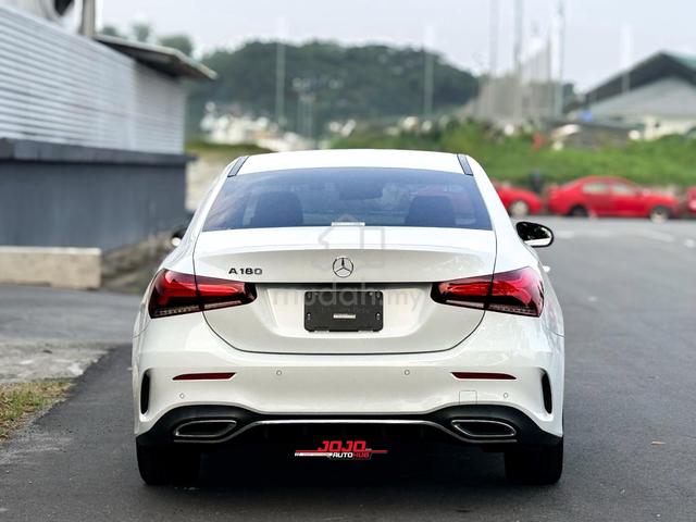 UNREG 2023 Mercedes Benz A180 STYLE AMG LINE - 4