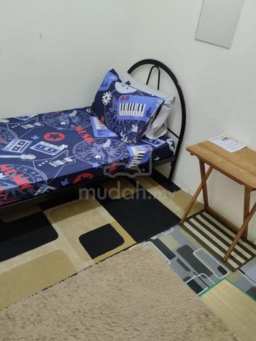 Bilik Single Perempuan, Pinggiran Putra Seri Kembangan 1