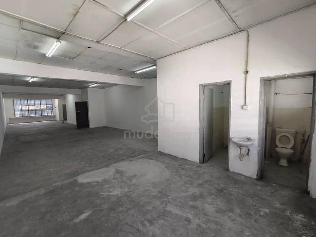 Haneco First Floor Facing Main Road Shop Lot For Rent, Semenyih 1