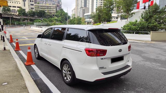 Kia Carnival 2019 — Low Mileage - 4
