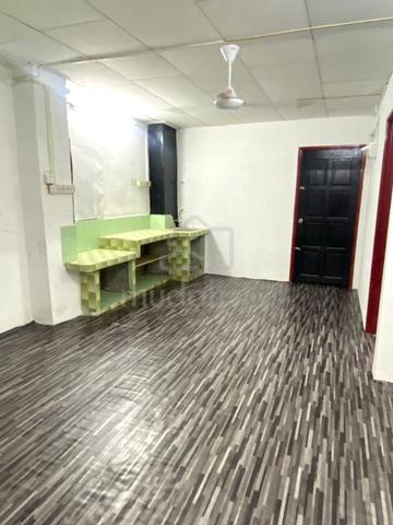 Rumah Kedai Untuk Dijual (Main Road) Pekan Junjung 1