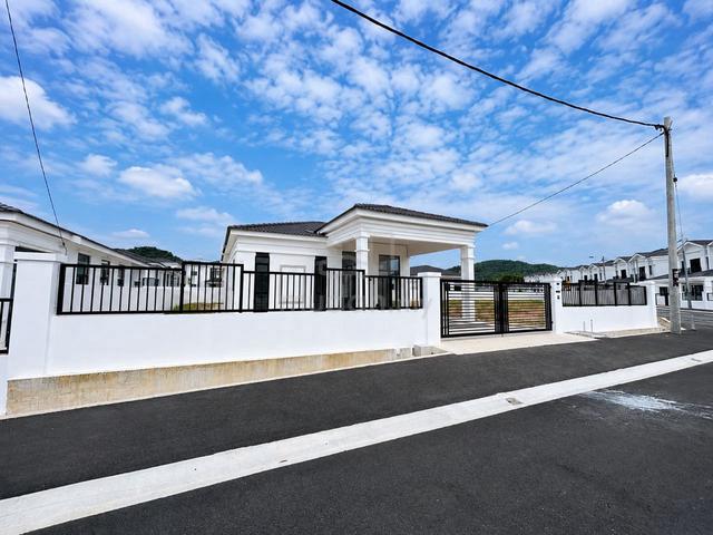 VILLA. NATURA GRAND BUNGALOW📍GUARDED & CORNER LOT, HAMPIR 10,000Sqft 1