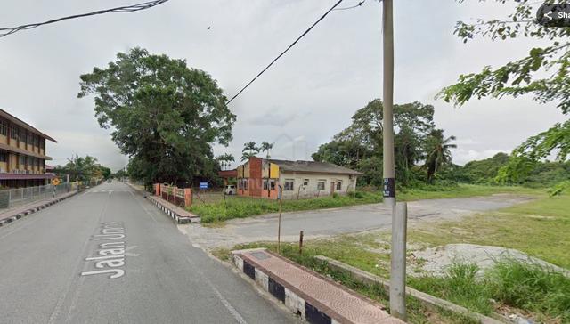 jalan umno pontian bungalow land 0.5 acre for sale center area 1
