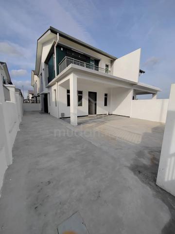 Pulai Mutiara 2 Storey Cluster House Brand New For Rent 1
