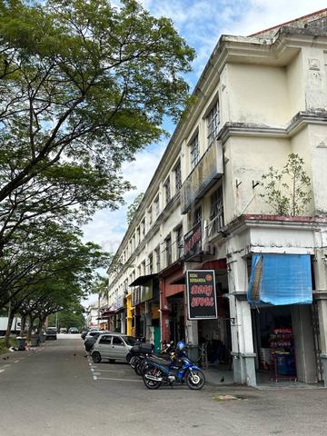 ROI 4.5% Nusa Perintis 3 Storey Shop For Sale Gelang Patah 2