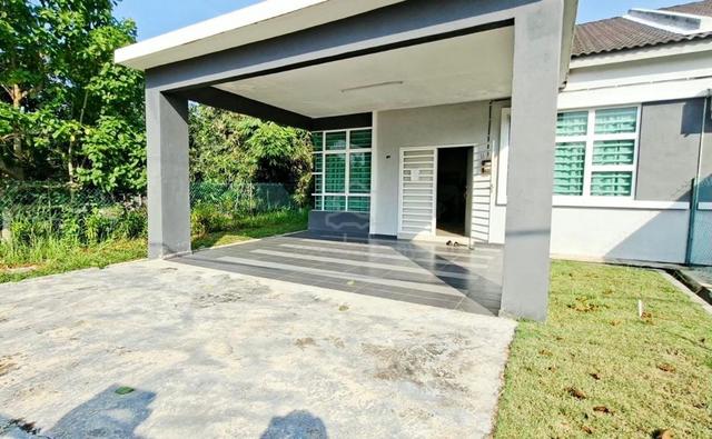 Semi D ( End Lot ) for sale at Umbai Melaka 1