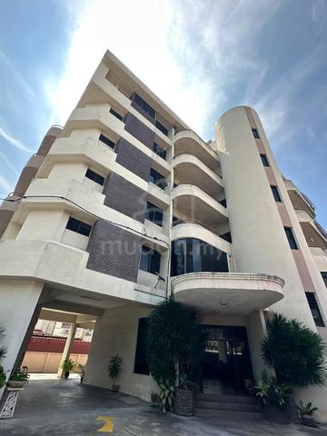 4 Storey Building facing main road for Sale 1