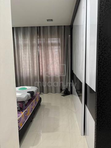 Master Bedroom for rent at Skudai Villa 1