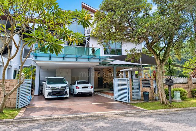 Fully Furnished Semi-D Corner Lot House in Bukit Jelutong For Rent. 1