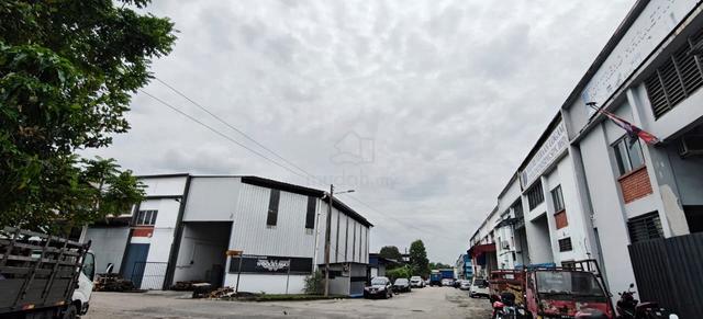 Taman Daya Factory Corner Lot 4690sqft 1