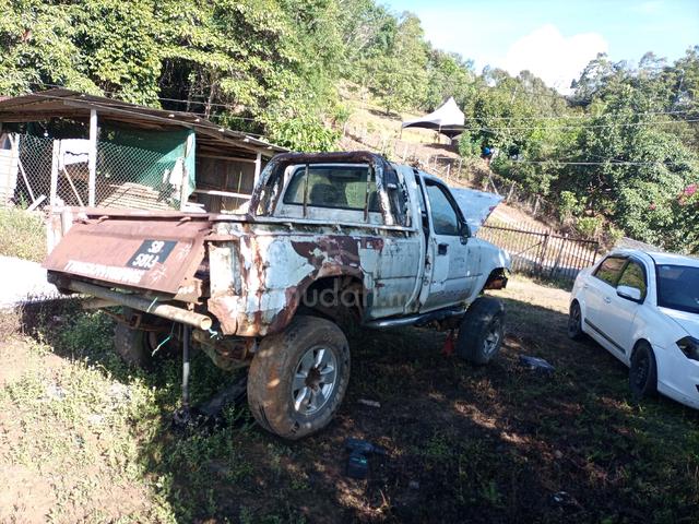 1995 Toyota HILUX LN 65 2.5 SINGLECAB 5 SPEED (M) - 5