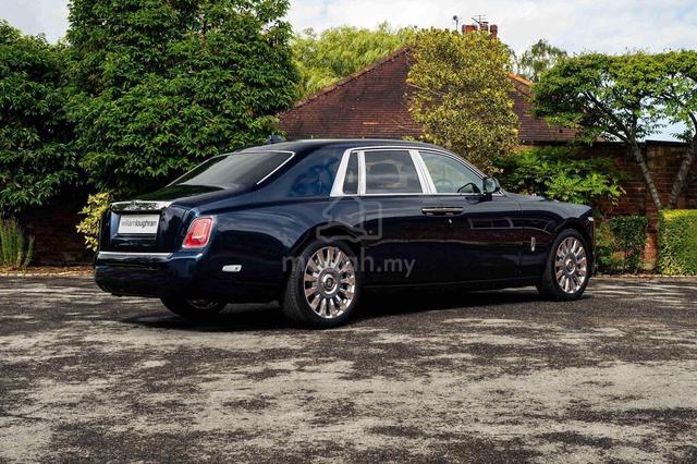 2022 Rolls Royce Phantom VIII V12 BESPOKE INTERIOR - 2