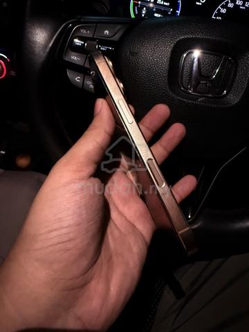 iPhone 16 Pro 256GB - photo 2 of 4