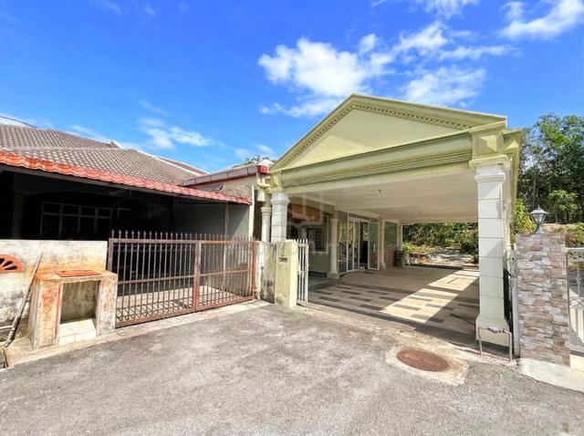 CORNER & FULLY RENOVATED 1 Storey Semi D Taman Desa Ixora Senawang 1