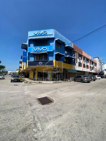 Jalan Teo Kang Sui / Pontian Johor / Three Storey Corner 1