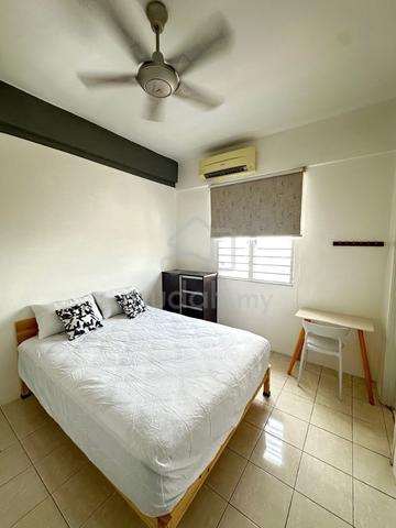 Master Room for Rent @ Georgetown. Bil Air + Elektrik + WiFi Included 1