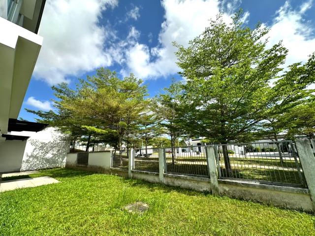 Corner lot 3 Storey Cluster House For Sale Horizon Hills 45x80ft G&G 1