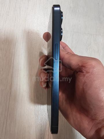Iphone 15 Pro Max - photo 3 of 6